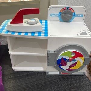 Melissa & Doug Play Set Washing Machine & Iron Laundry Set